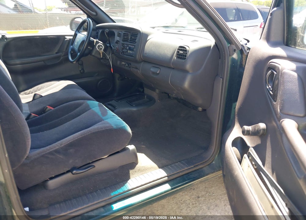 2000 DODGE DAKOTA SLT/SPORT VIN: 1B7GL22X0YS524339