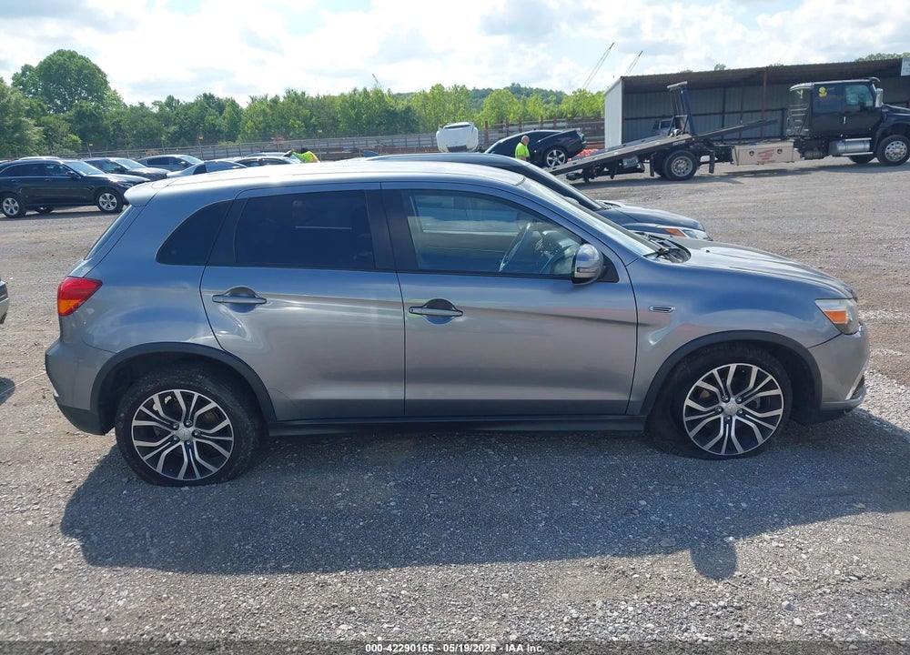 2018 MITSUBISHI OUTLANDER SPORT 2.4 SE VIN: JA4AP3AW1JZ008426