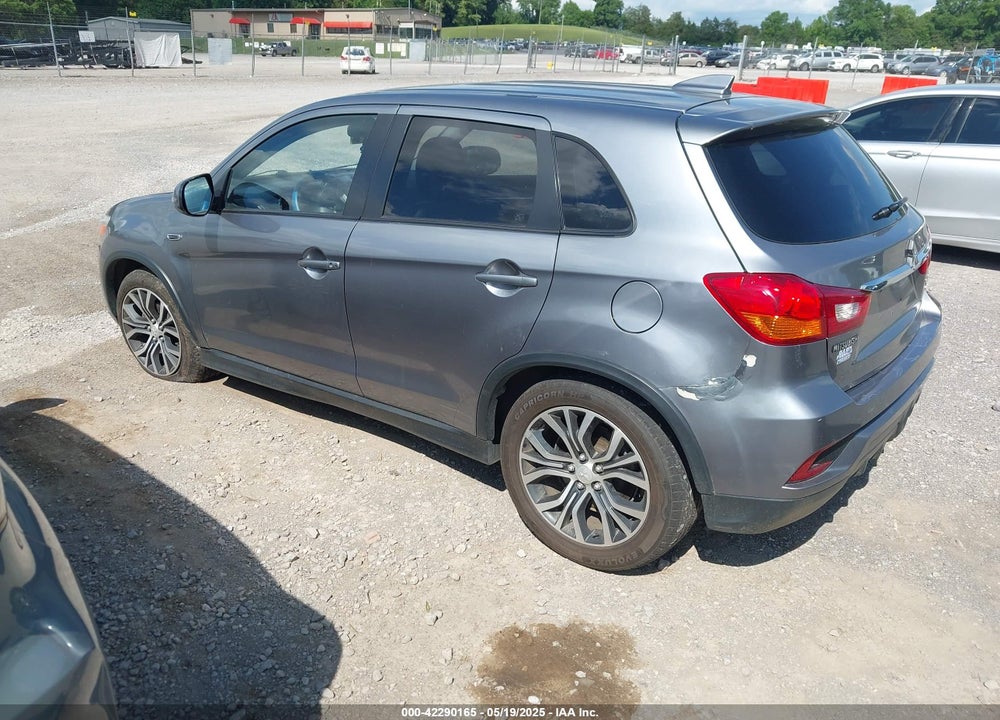 2018 MITSUBISHI OUTLANDER SPORT 2.4 SE VIN: JA4AP3AW1JZ008426