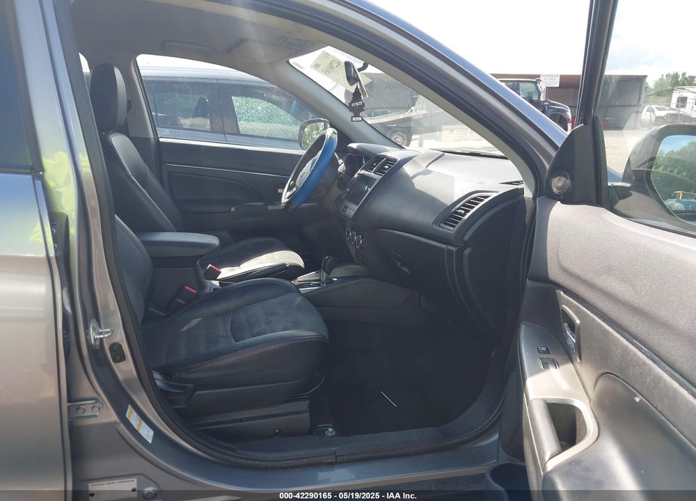2018 MITSUBISHI OUTLANDER SPORT 2.4 SE VIN: JA4AP3AW1JZ008426