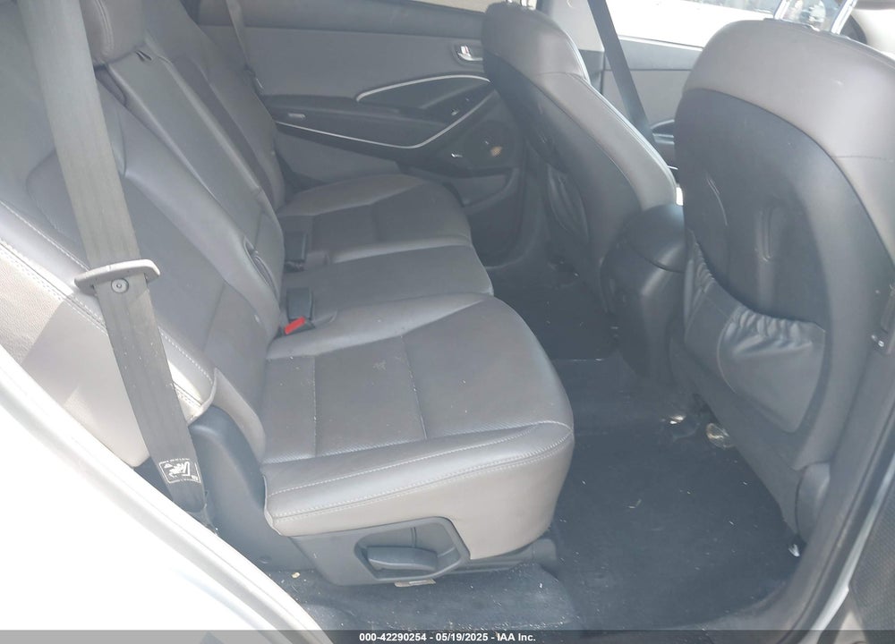 2018 HYUNDAI SANTA FE VIN: KM8SRDHF3JU274684