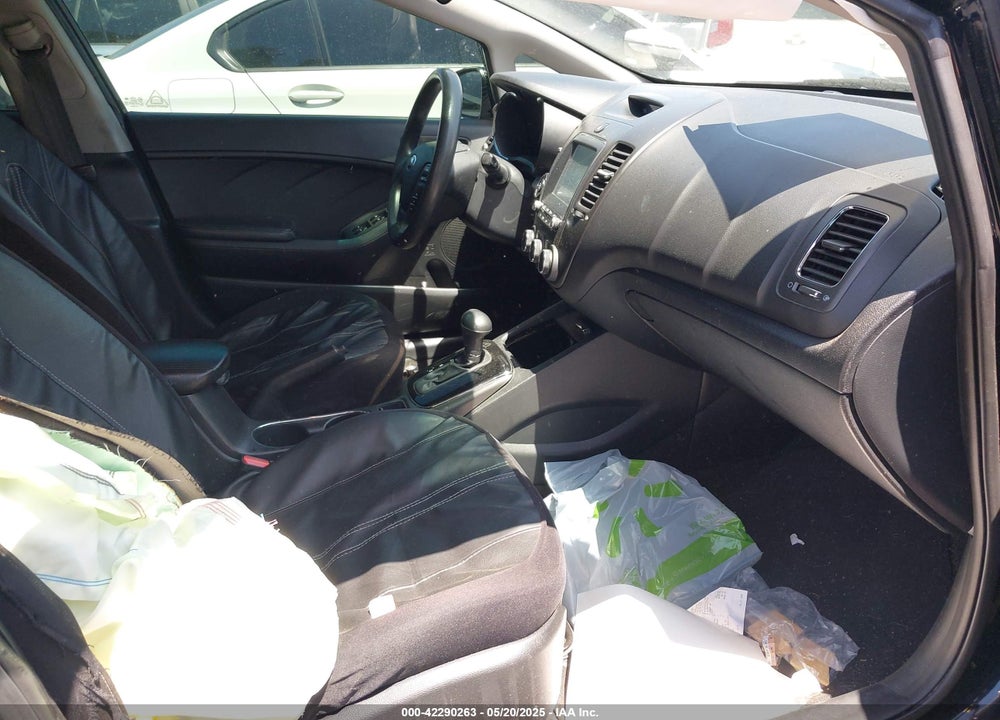 2017 KIA FORTE LX VIN: KNAFK5A8XH5680393