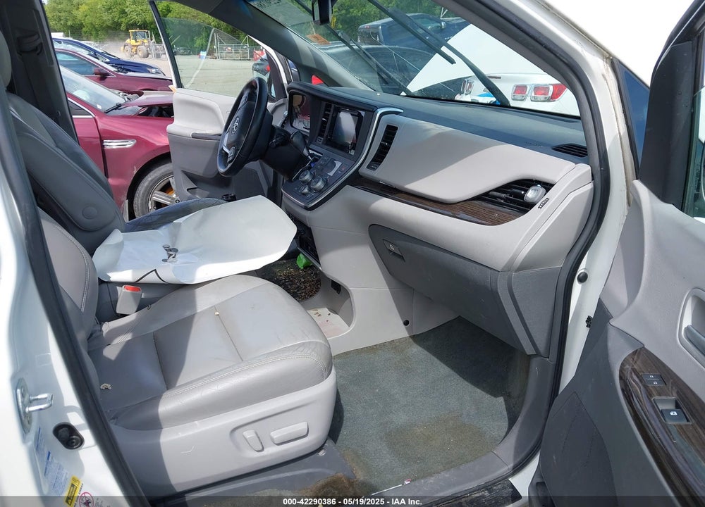 2015 TOYOTA SIENNA VIN: 5TDDK3DC9FS119513