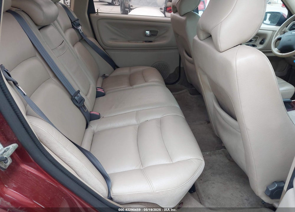 2000 VOLVO V70 SE VIN: YV1LW61J3Y2655897