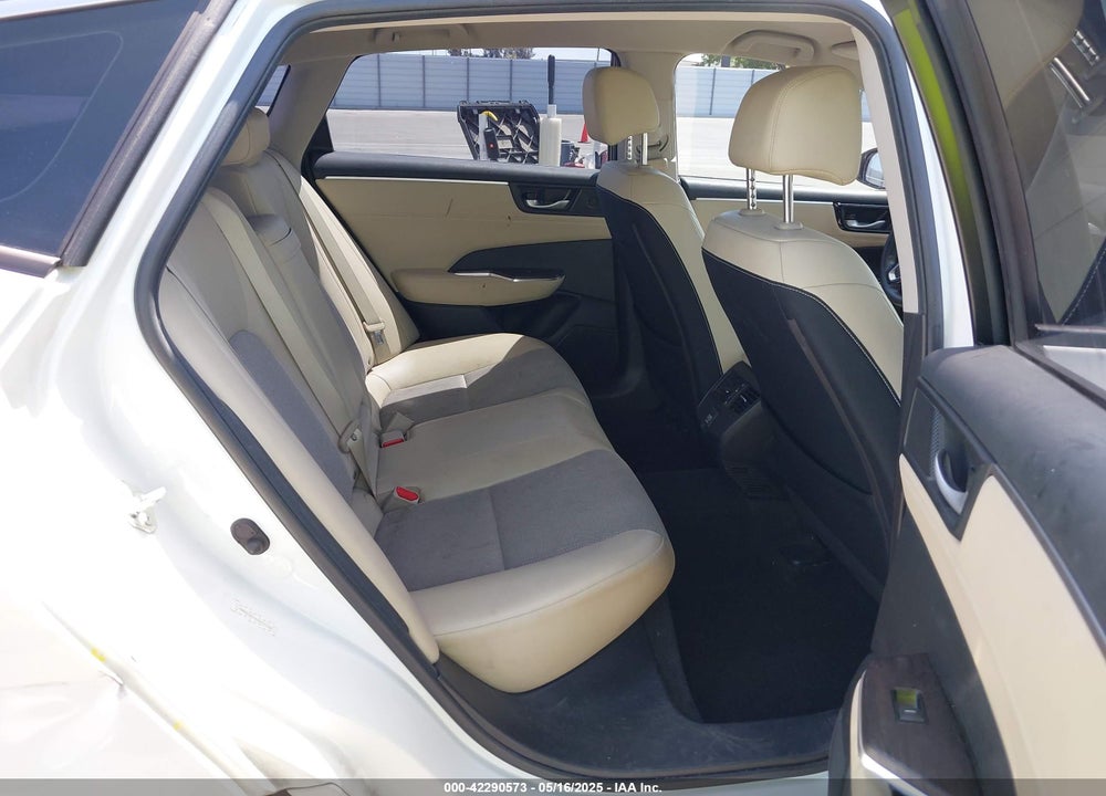 2018 HONDA CLARITY PLUG-IN HYBRID VIN: JHMZC5F10JC015706