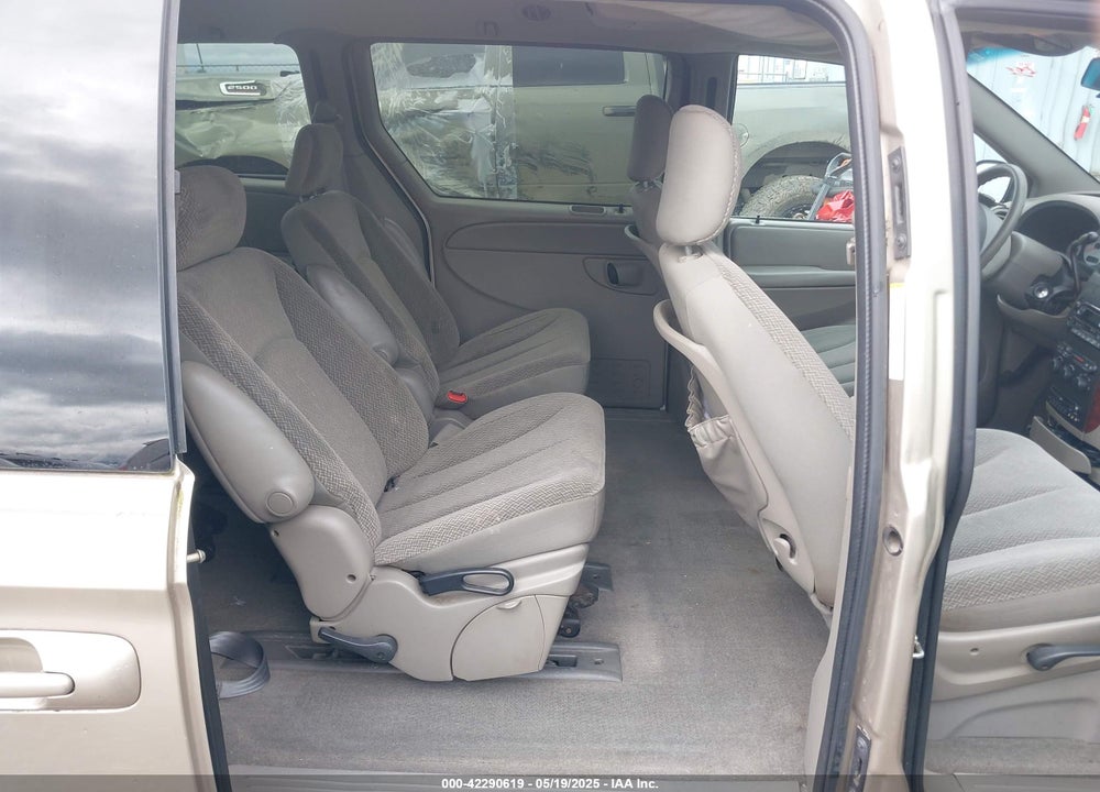 2004 CHRYSLER TOWN & COUNTRY LX VIN: 2C4GP44R64R522217
