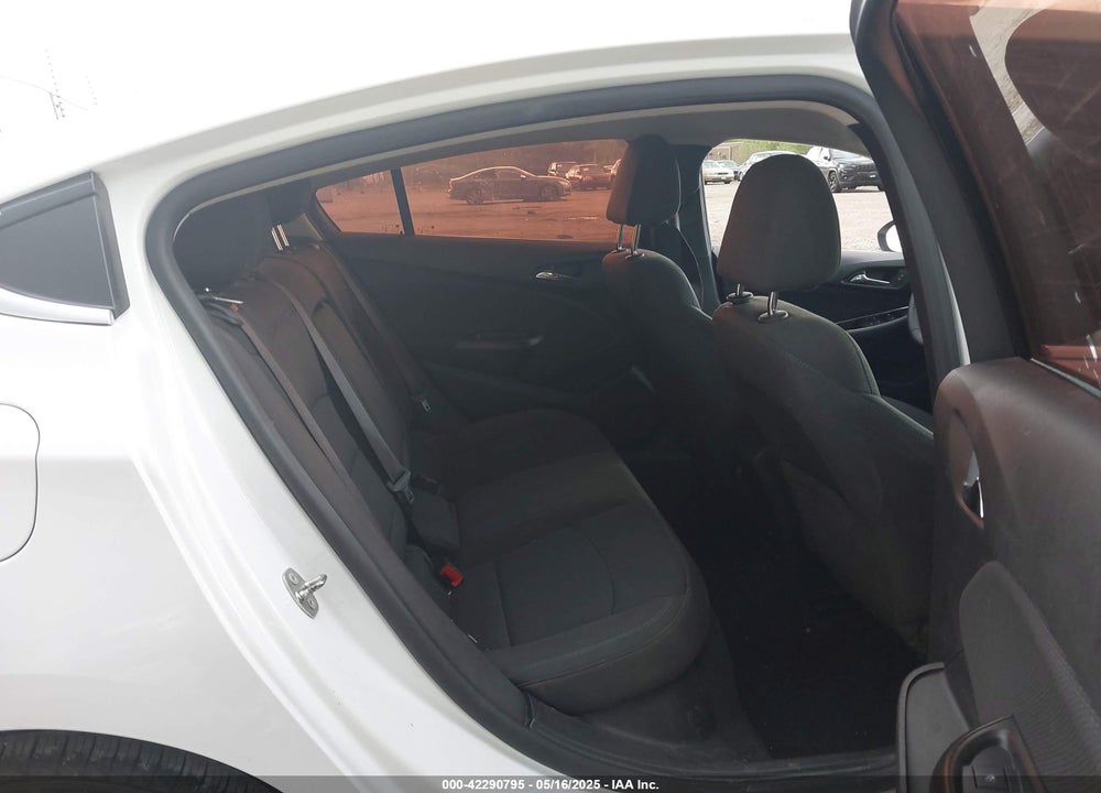 2017 CHEVROLET CRUZE VIN: 1G1BE5SM7H7229567