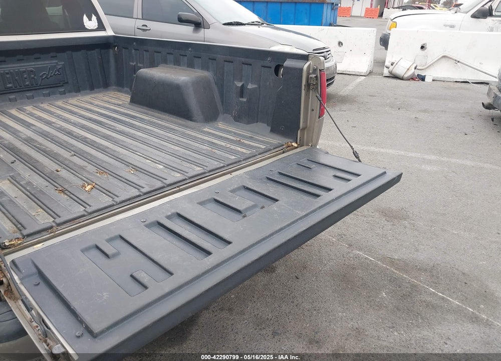 2001 CHEVROLET S-10 LS VIN: 1GCCS195518156341
