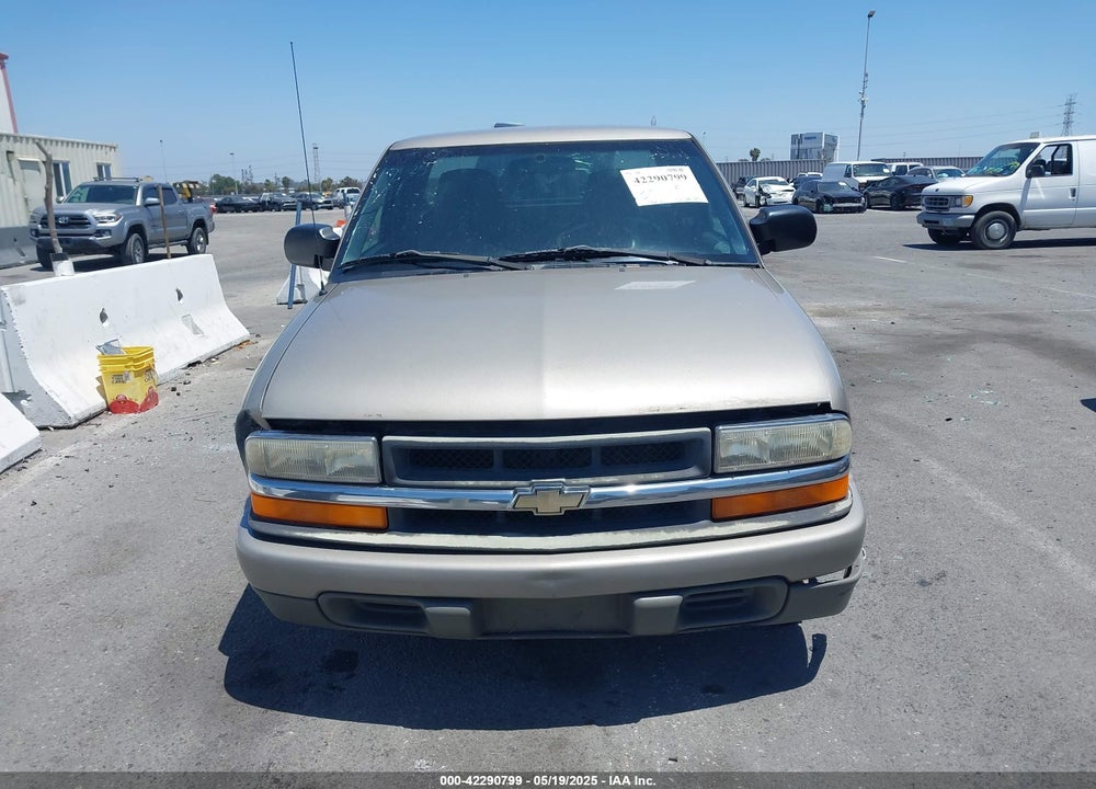 2001 CHEVROLET S-10 LS VIN: 1GCCS195518156341