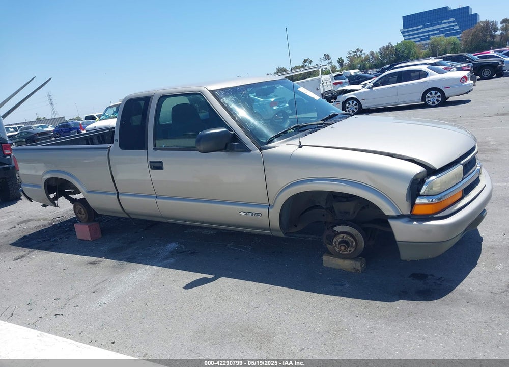 2001 CHEVROLET S-10 LS VIN: 1GCCS195518156341