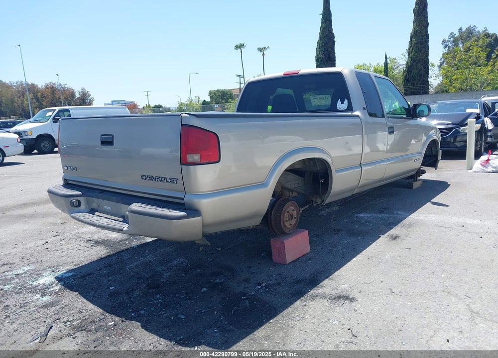 2001 CHEVROLET S-10 LS VIN: 1GCCS195518156341