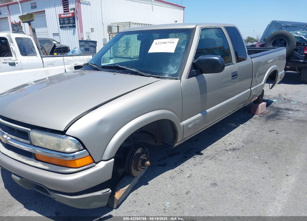2001 CHEVROLET S-10 LS VIN: 1GCCS195518156341