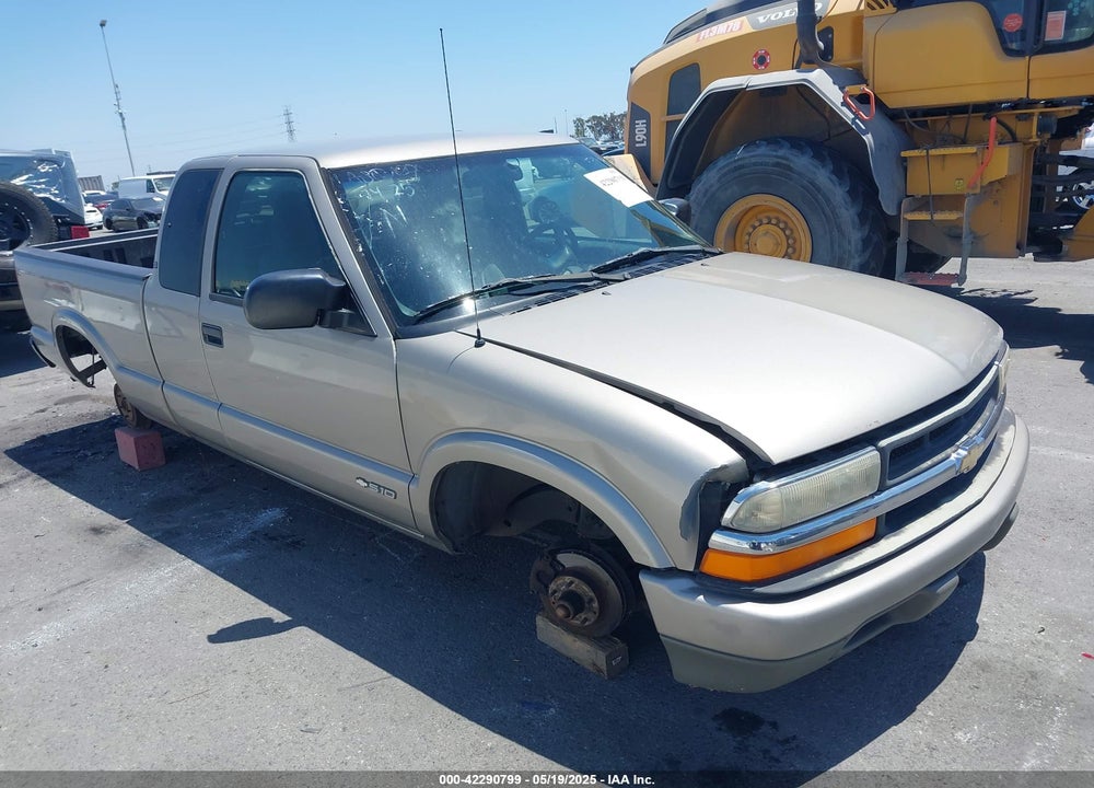 2001 CHEVROLET S-10 LS VIN: 1GCCS195518156341