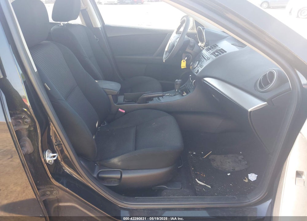 2013 MAZDA 3 I SPORT VIN: JM1BL1UPXD1825301