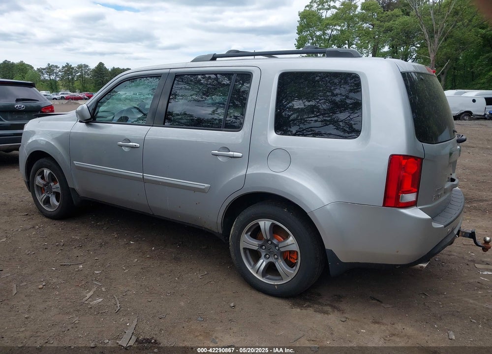 2015 HONDA PILOT SE VIN: 5FNYF4H38FB053093