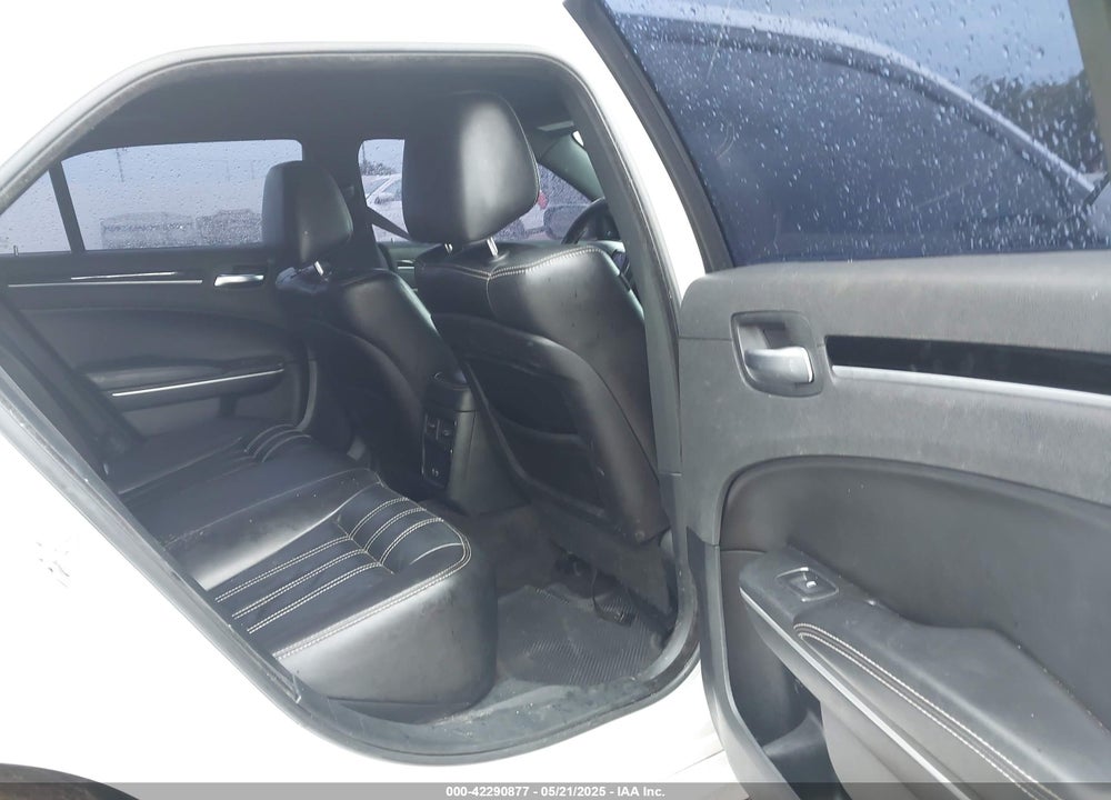 2019 CHRYSLER 300 VIN: 2C3CCABGXKH539507