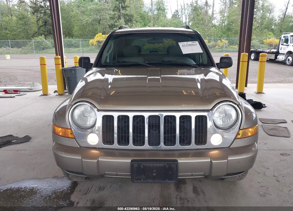 2006 JEEP LIBERTY VIN: 1J4GL58576W113642