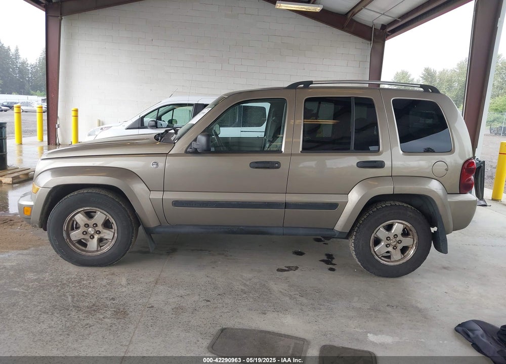 2006 JEEP LIBERTY VIN: 1J4GL58576W113642