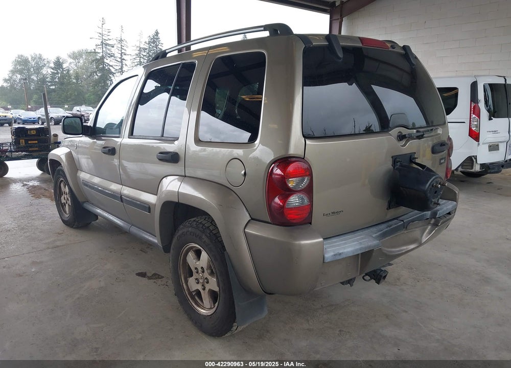 2006 JEEP LIBERTY VIN: 1J4GL58576W113642