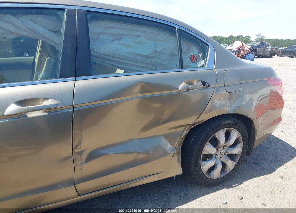 2008 HONDA ACCORD VIN: 1HGCP26818A052813