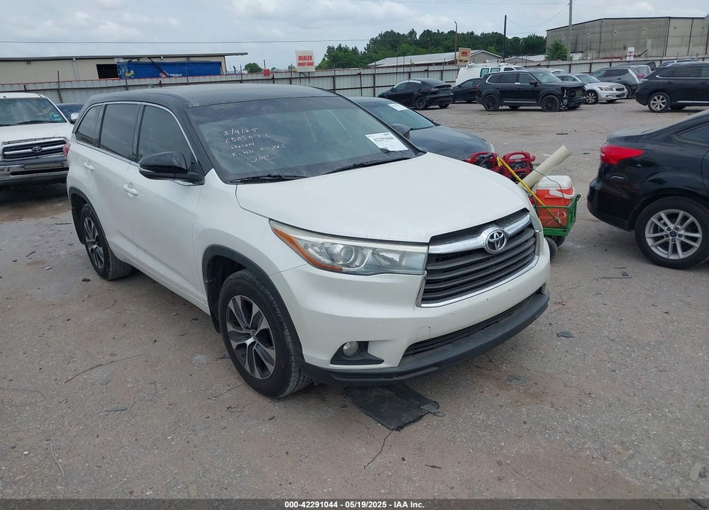 2015 TOYOTA HIGHLANDER LE PLUS V6 VIN: 5TDZKRFH6FS095334