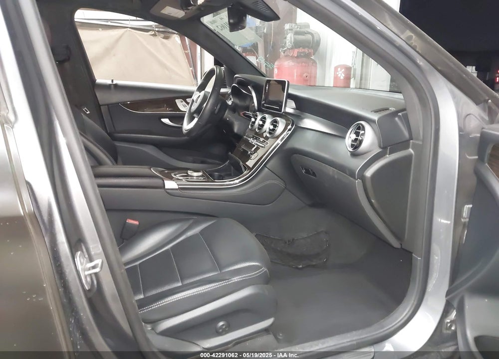 2017 MERCEDES-BENZ GLC 300 VIN: WDC0G4JB2HF165490