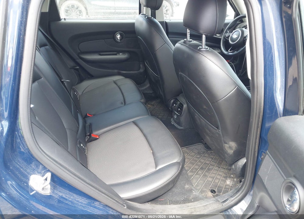 2016 MINI CLUBMAN VIN: WMWLN5C56G2B28003