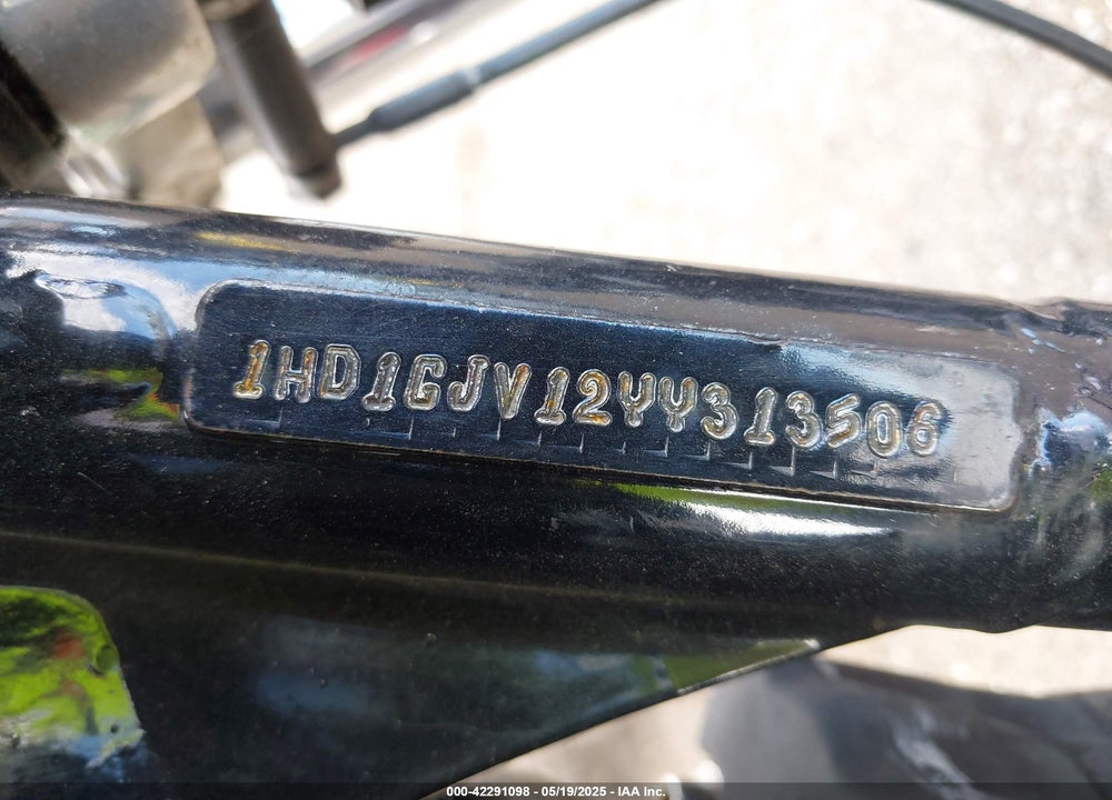 2000 HARLEY-DAVIDSON FXDX VIN: 1HD1GJV12YY313506