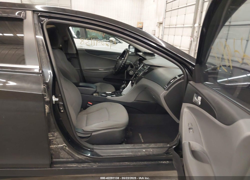 2011 HYUNDAI SONATA VIN: 5NPEB4AC2BH144039