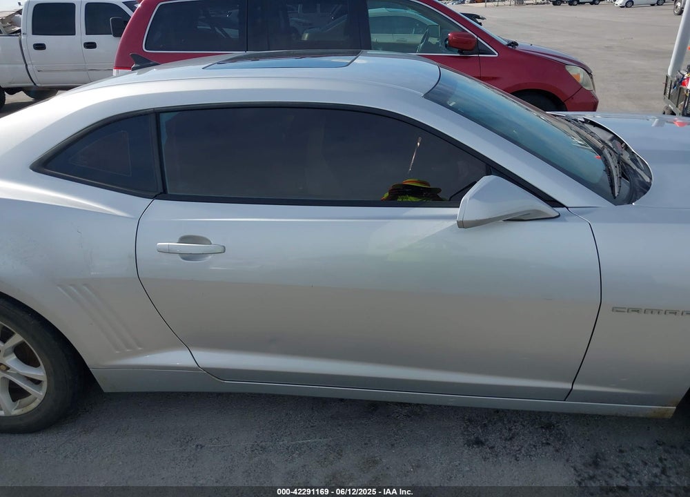 2014 CHEVROLET CAMARO VIN: 2G1FB1E37E9285928