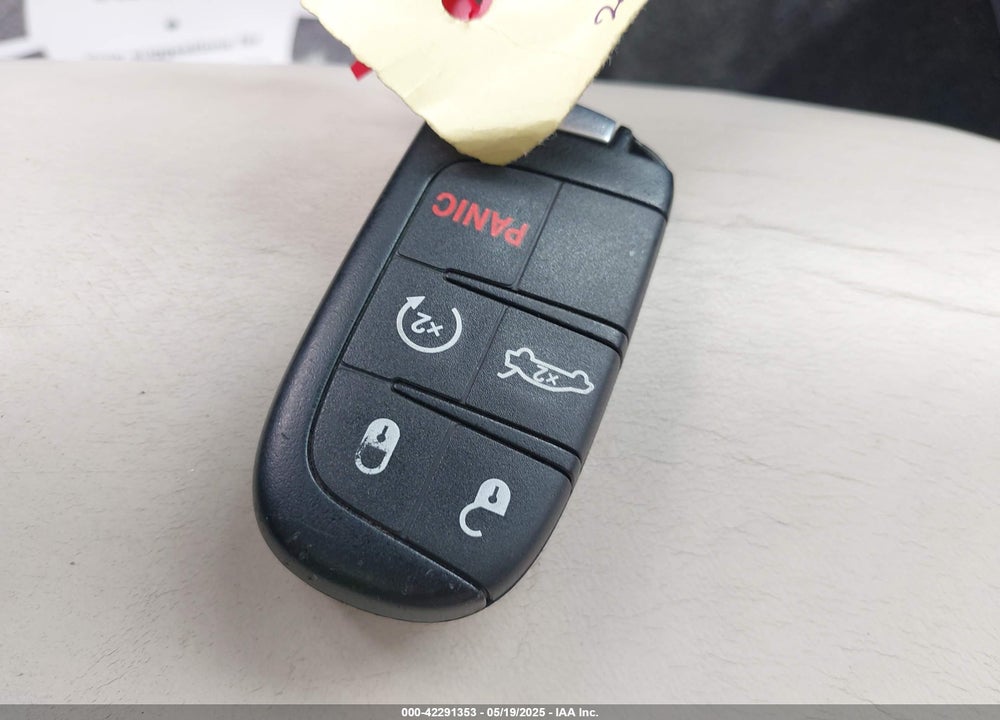 2016 CHRYSLER 300 VIN: 2C3CCAAG2GH343828