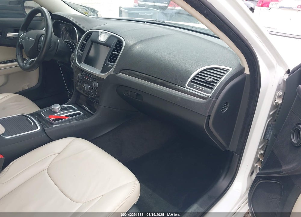 2016 CHRYSLER 300 VIN: 2C3CCAAG2GH343828
