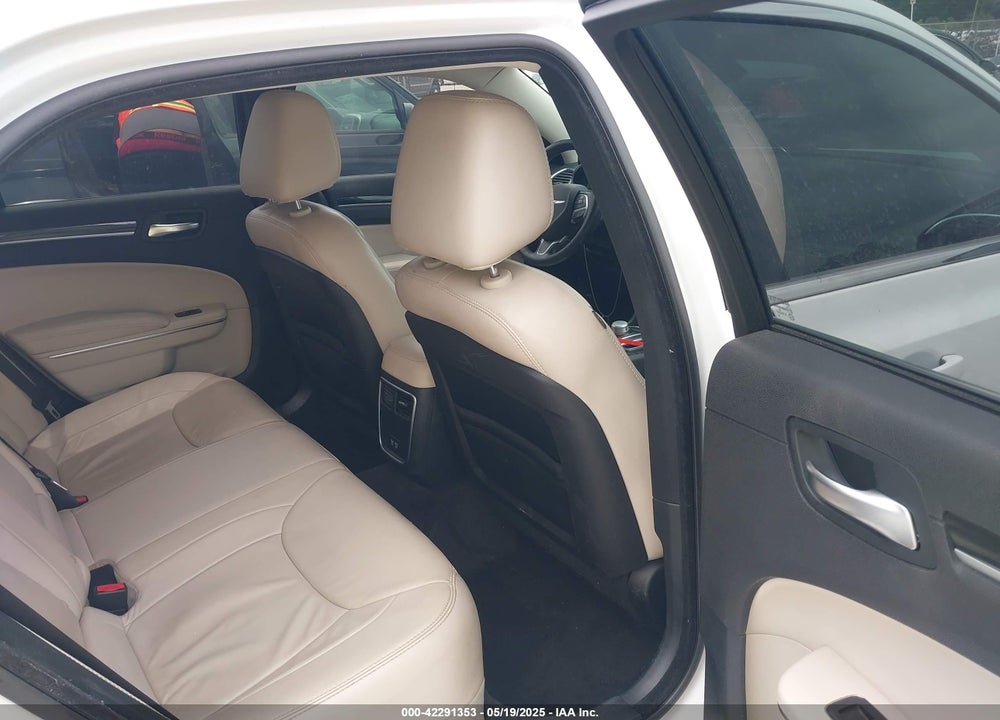 2016 CHRYSLER 300 VIN: 2C3CCAAG2GH343828