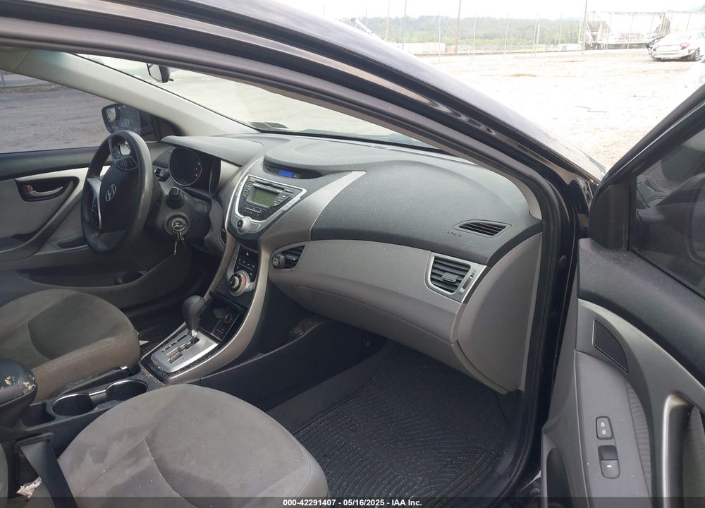 2011 HYUNDAI ELANTRA VIN: 5NPDH4AE2BH013110