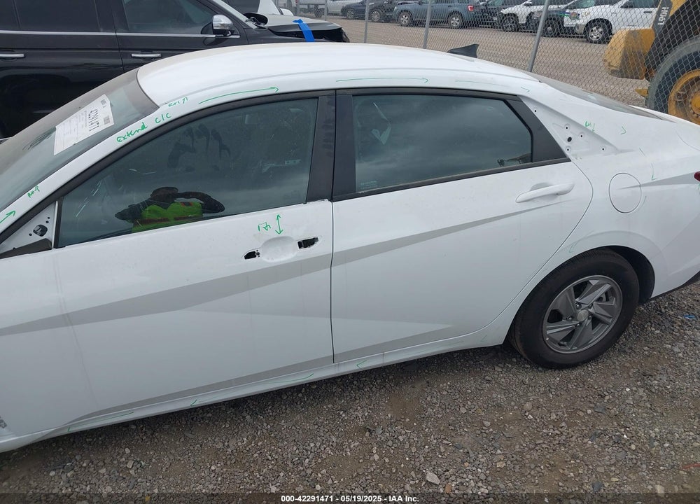 2025 HYUNDAI ELANTRA VIN: KMHLL4DG5SU955399