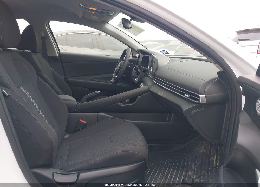 2025 HYUNDAI ELANTRA VIN: KMHLL4DG5SU955399