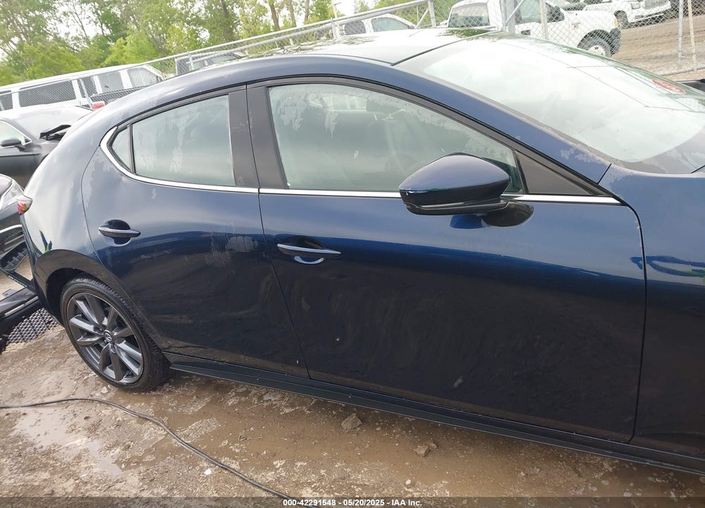 2021 MAZDA MAZDA3 HATCHBACK VIN: JM1BPBKL1M1308883