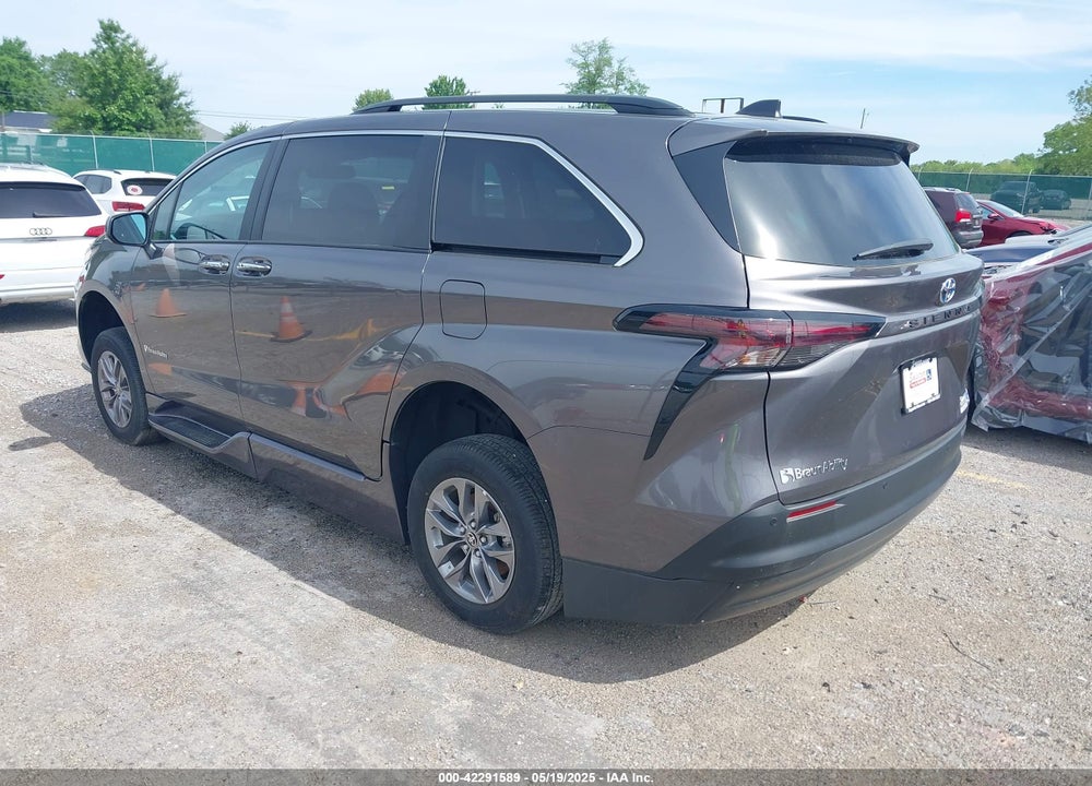 2024 TOYOTA SIENNA XLE VIN: 5TDJRKEC0RS180714