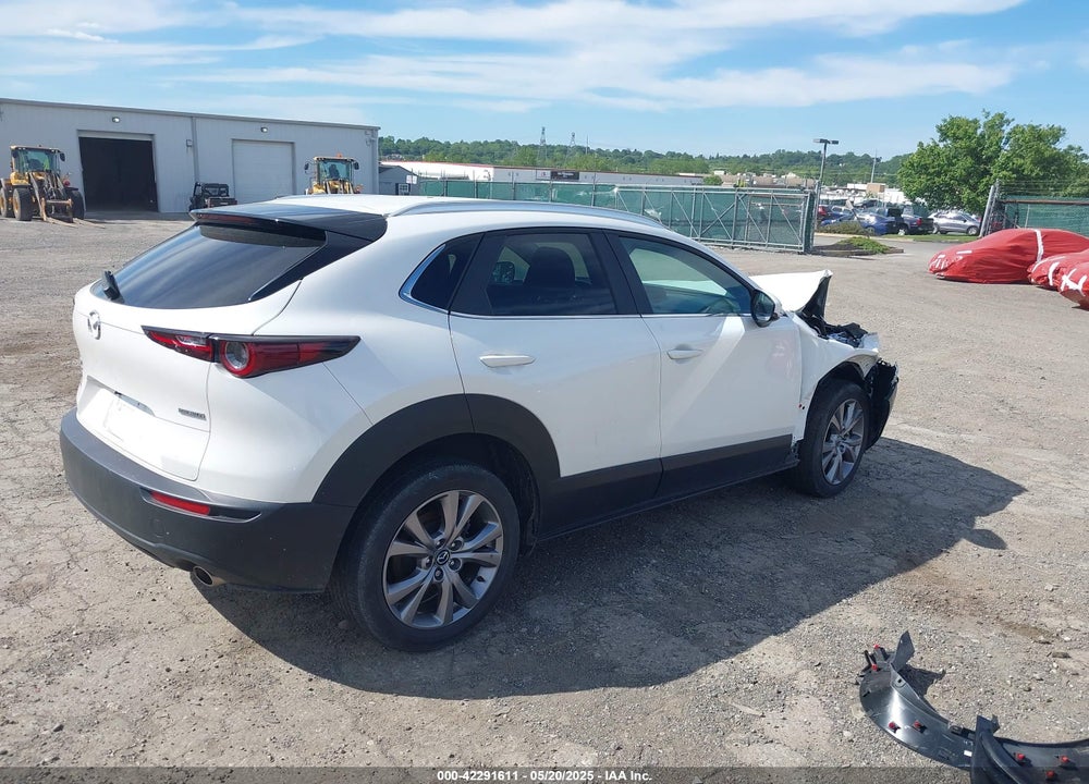 2022 MAZDA CX-30 PREFERRED VIN: 3MVDMBCL1NM424054