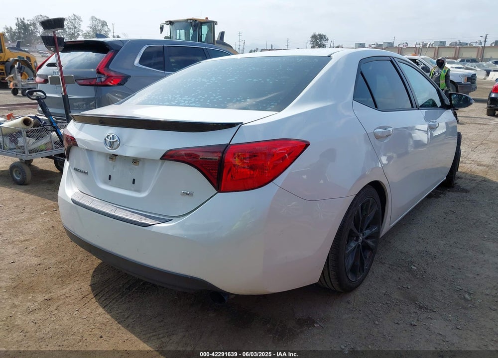 2018 TOYOTA COROLLA SE VIN: 5YFBURHE1JP760205