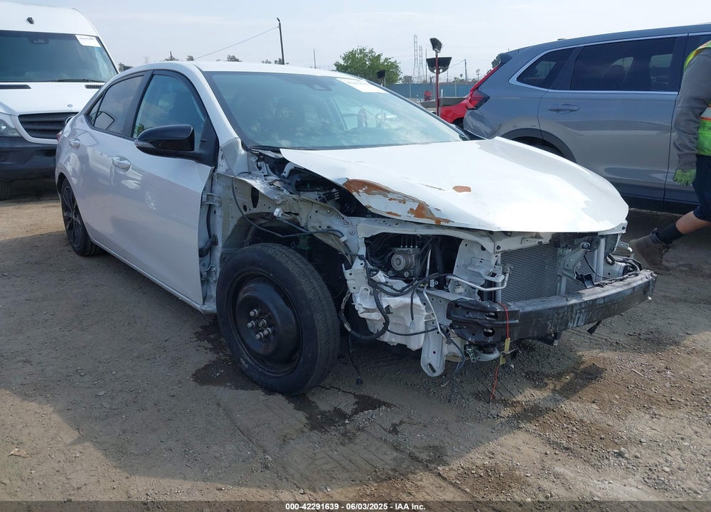 2018 TOYOTA COROLLA SE VIN: 5YFBURHE1JP760205