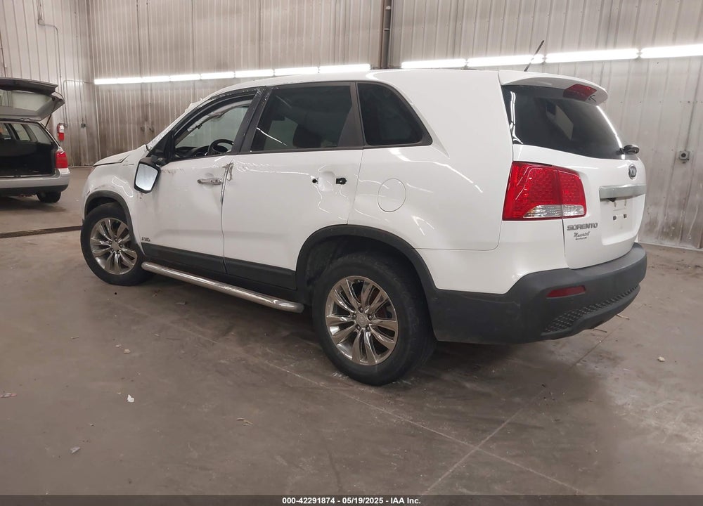 2011 KIA SORENTO VIN: 5XYKUDA14BG038484