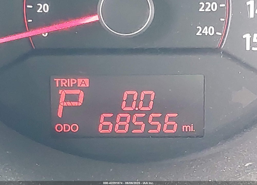 2011 KIA SORENTO VIN: 5XYKUDA14BG038484