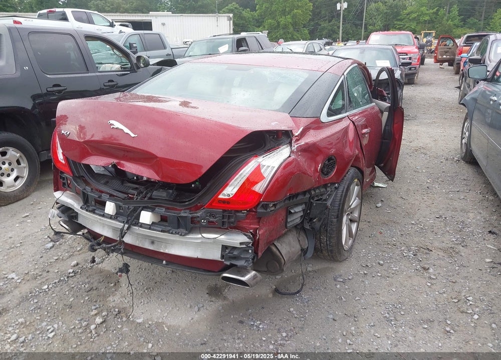 2011 JAGUAR XJ VIN: SAJWA1CB2BLV21265