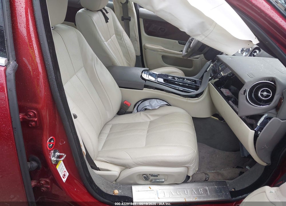 2011 JAGUAR XJ VIN: SAJWA1CB2BLV21265