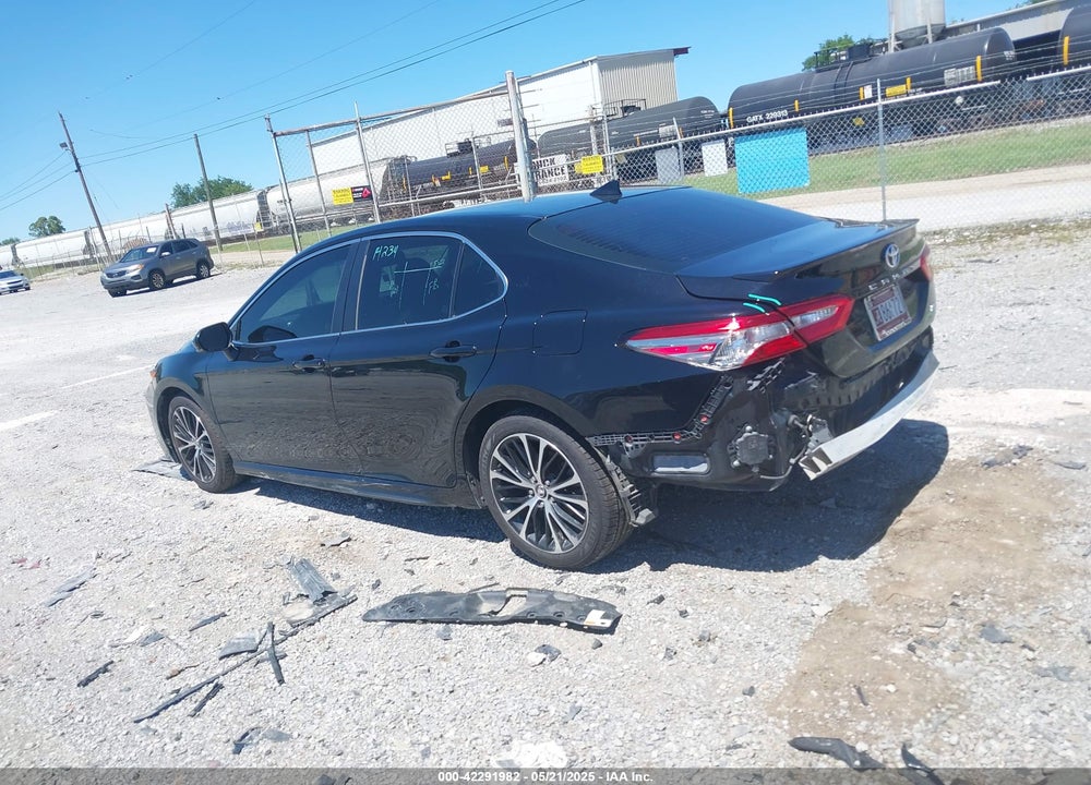 2019 TOYOTA CAMRY SE VIN: 4T1B11HK5KU180665