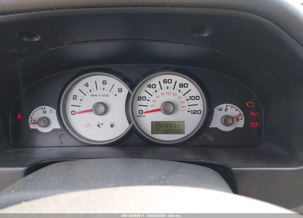 2005 FORD ESCAPE XLT VIN: 1FMYU03195KB77469