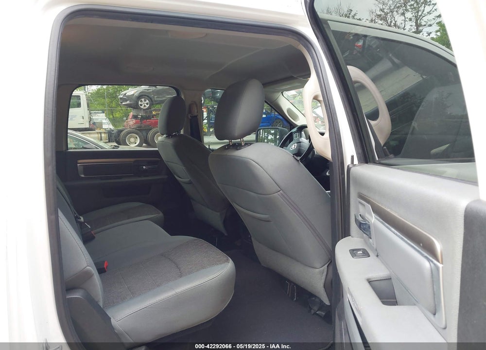 2016 RAM 1500 VIN: 3C6RR7LTXGG271348