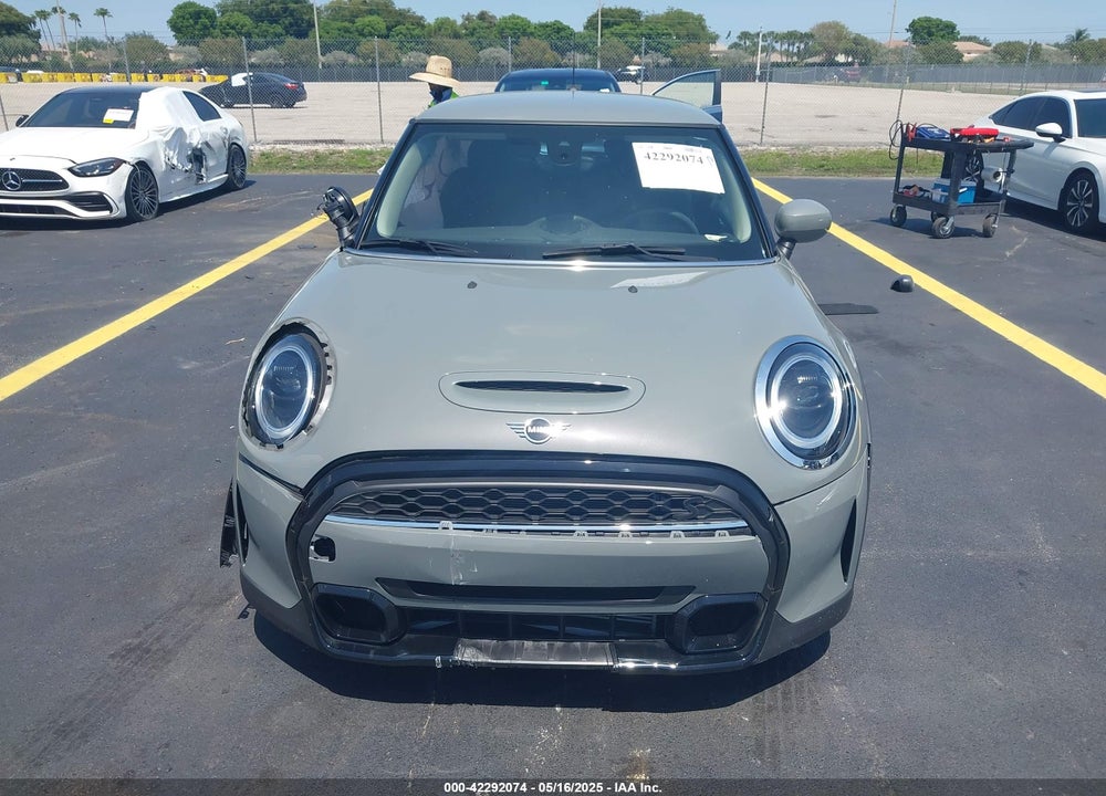 2022 MINI HARDTOP COOPER S VIN: WMW53DH0XN2R63568