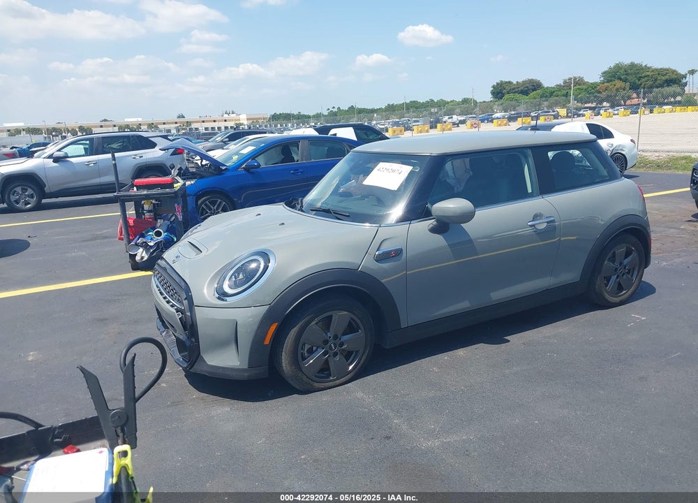 2022 MINI HARDTOP COOPER S VIN: WMW53DH0XN2R63568